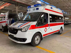 福特V348長軸高頂轉(zhuǎn)運型救護車